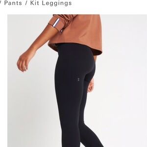 Rare - Kit and Ace Black Leggings NWT